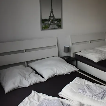 Messeapartment דירה