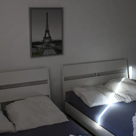 Messeapartment דירה *