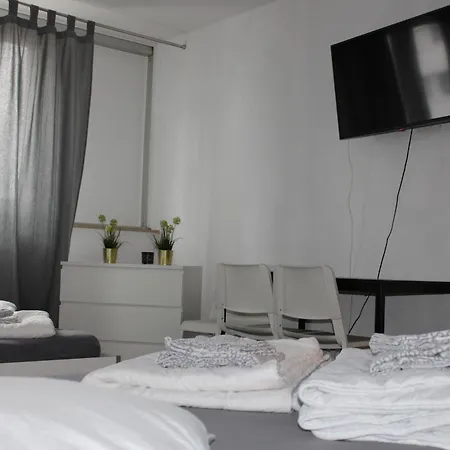 Messeapartment דירה *